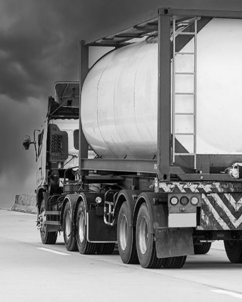 Proactive risk management in tank container transportation